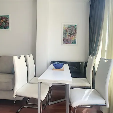 Seaside Studio - Center Of Apartment *